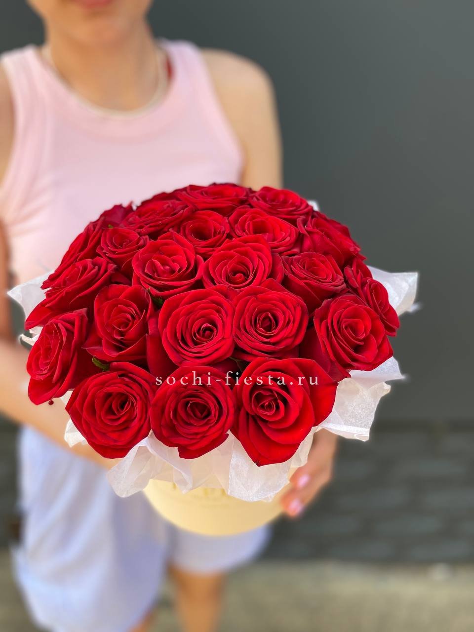 свадебная композиция с пионами и эустомой в Симферополи