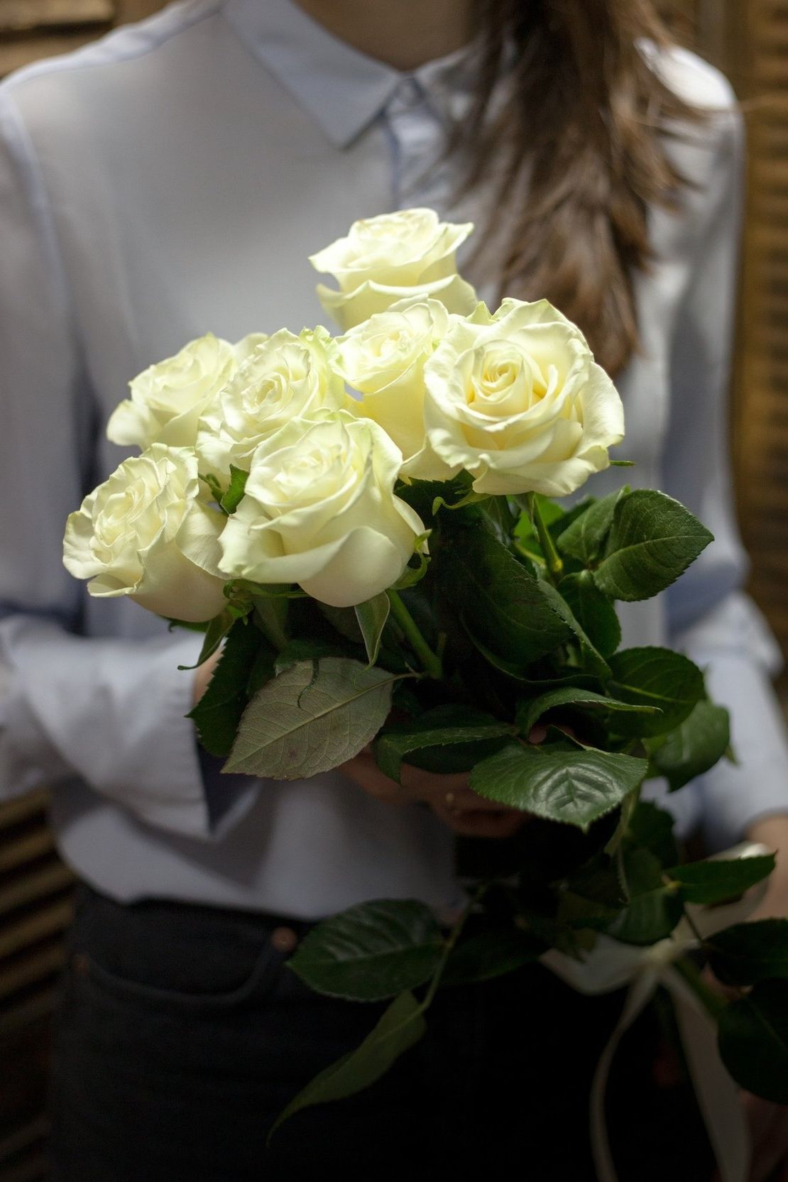 шляпная коробка с розами и гипсофилой для подарка в Симферополи