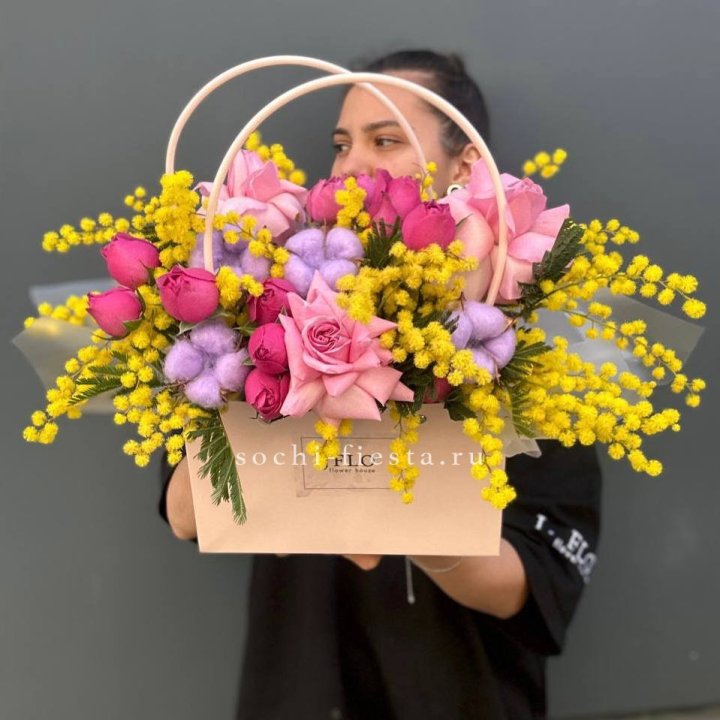 Сумочка мимозы и роз "Примавера" в Симферополи