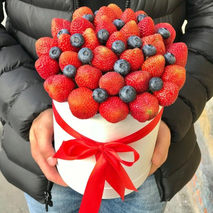 Клубничный бокс №3 в Симферополи