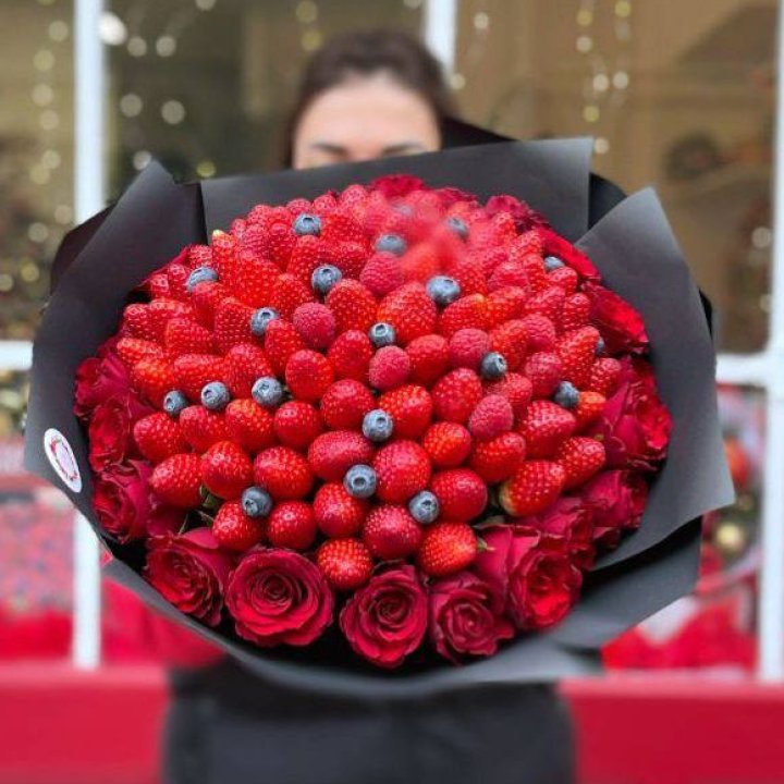 Клубничный бум №2 в Симферополи