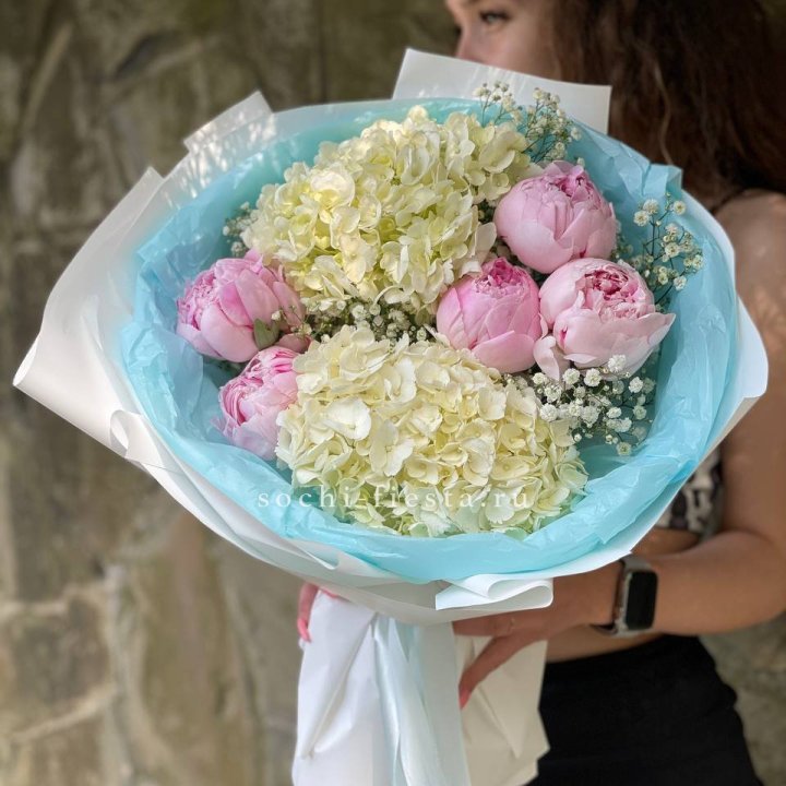 Букет с пионами "Блюсом" в Симферополи