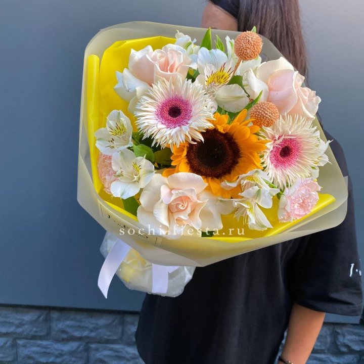 Букет с подсолнухом "Елоу" в Симферополи