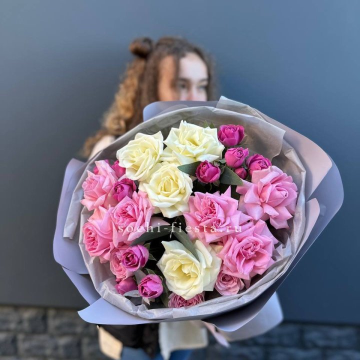 Букет французских и пионовидных роз в Симферополи