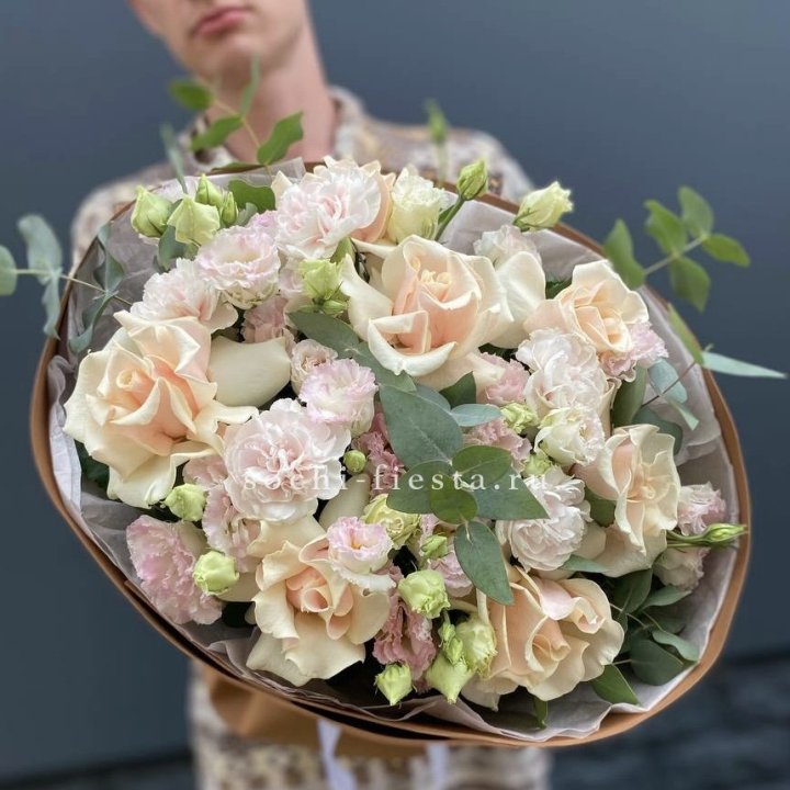  Букет кремовых роз "Мокко" в Симферополи