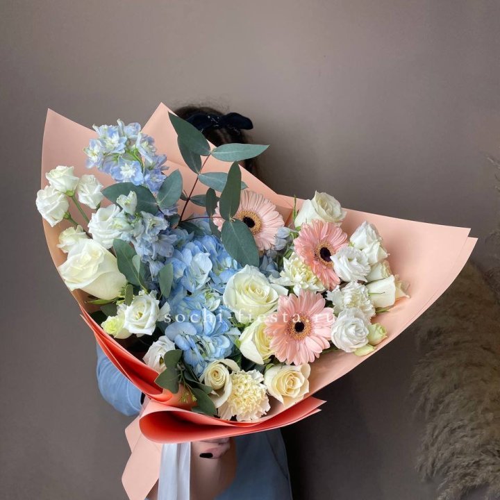  Букет гортензии и роз "Валенсия" в Симферополи