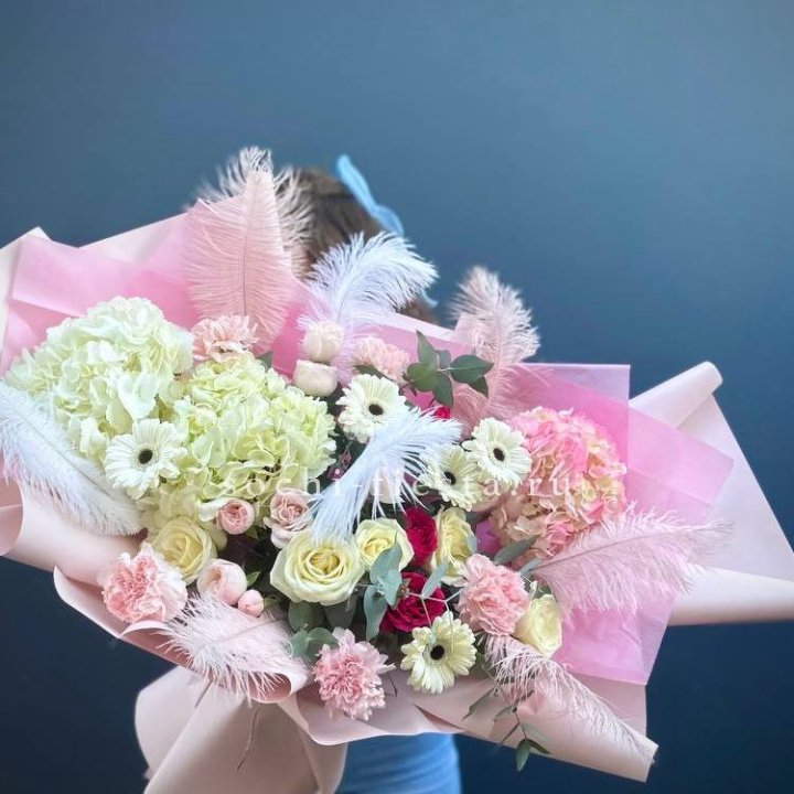 Дизайнерский букет "Валенсия-3" в Симферополи