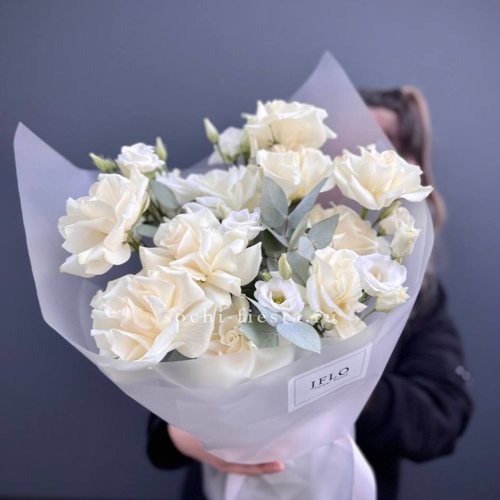 Букет французских роз и эустомы  в Симферополи