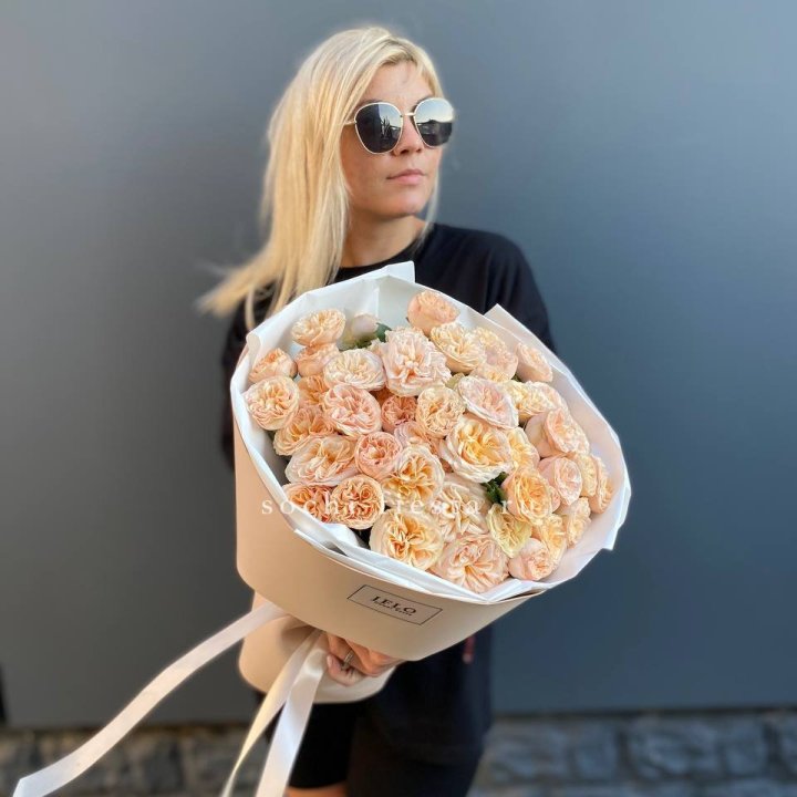 15 пионовидных роз №2 в Симферополи