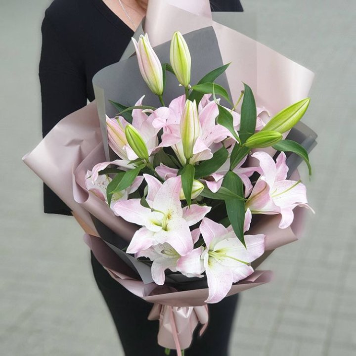 Букет розовых лилий в Симферополи