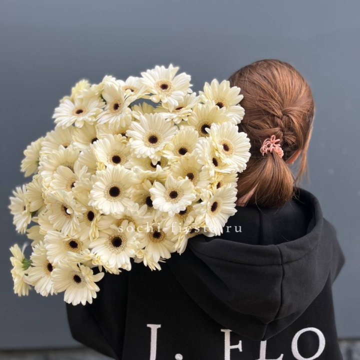 51 гербера в Симферополи