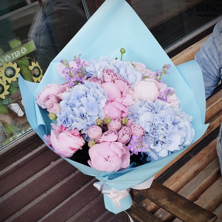 Букет с гортензиями "Блубери" в Симферополи