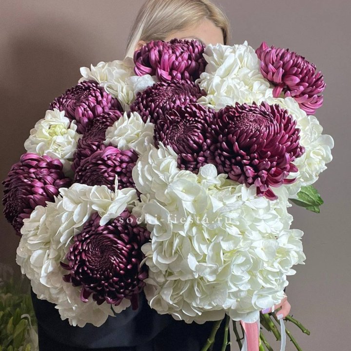 Охапка Бигуди и гортензий в Симферополи