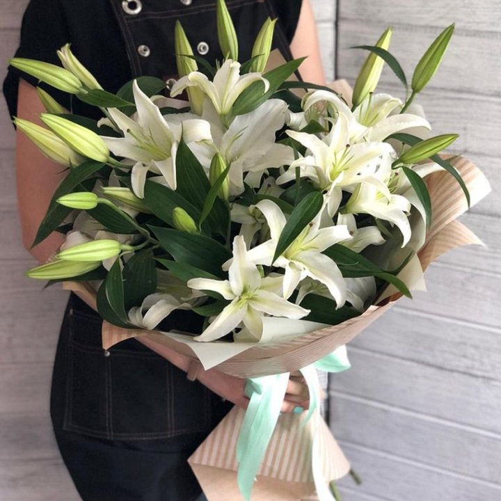 Букет белых лилий в Симферополи