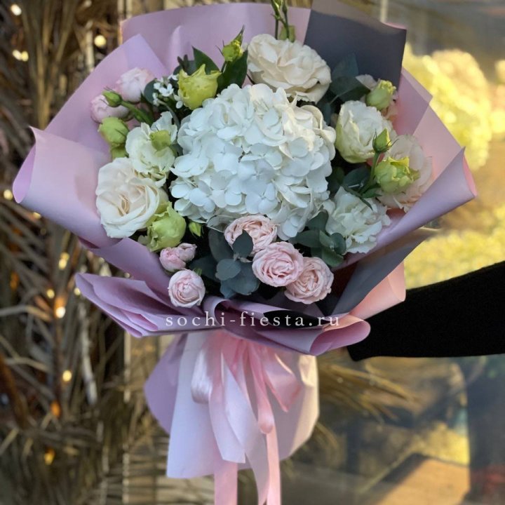 Букет с гортензией №3 в Симферополи