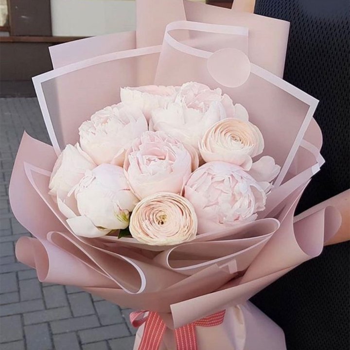 Пионы и ранункулюсы в Симферополи