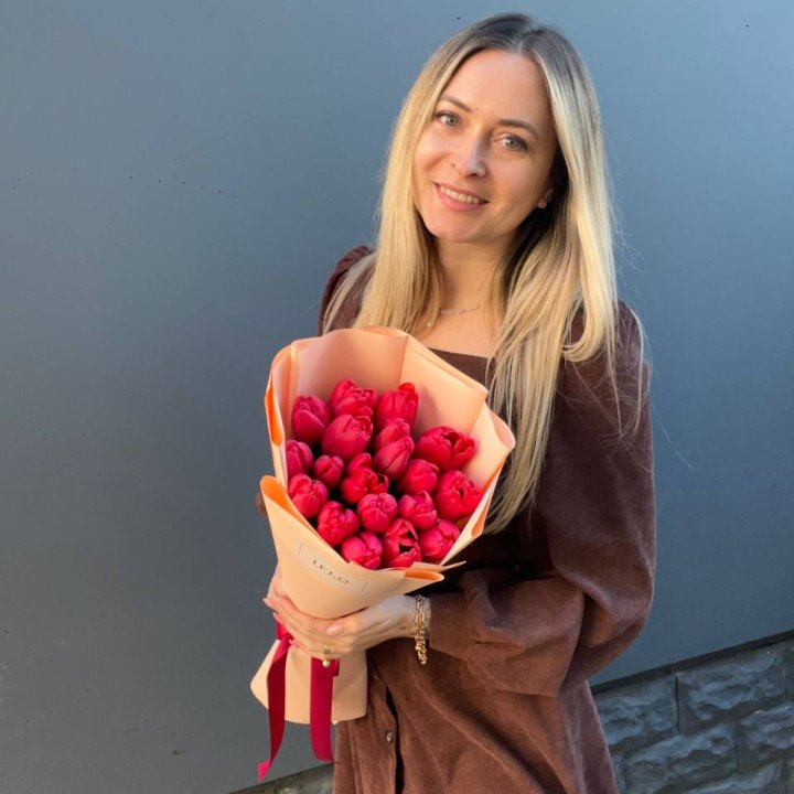  19 красных тюльпанов в Симферополи