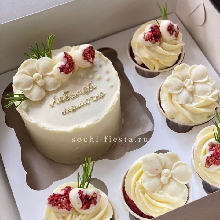 Капкейки и бенто-торт "Мамочке" в Симферополи