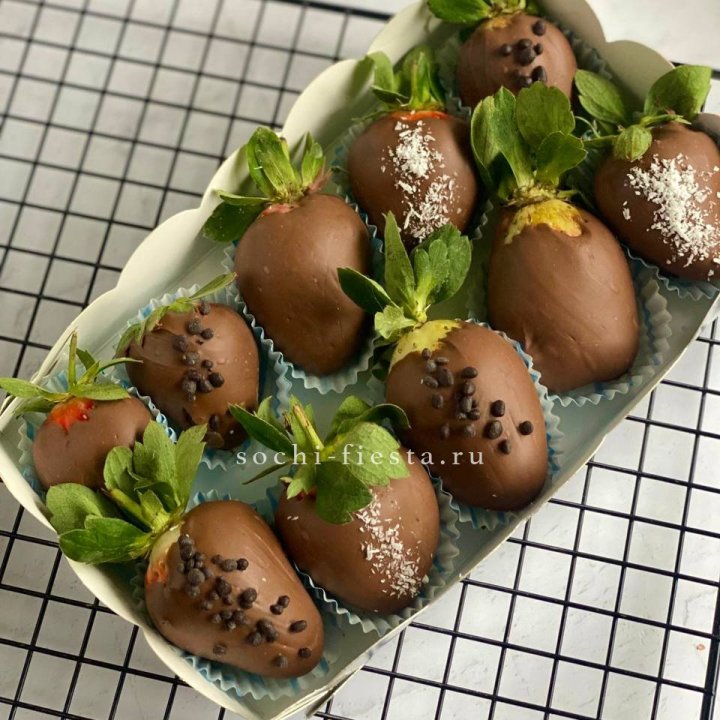 Клубника в шоколаде 10 ягод в Симферополи