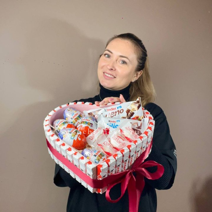 Подарочный набор сердце с Киндерами в Симферополи