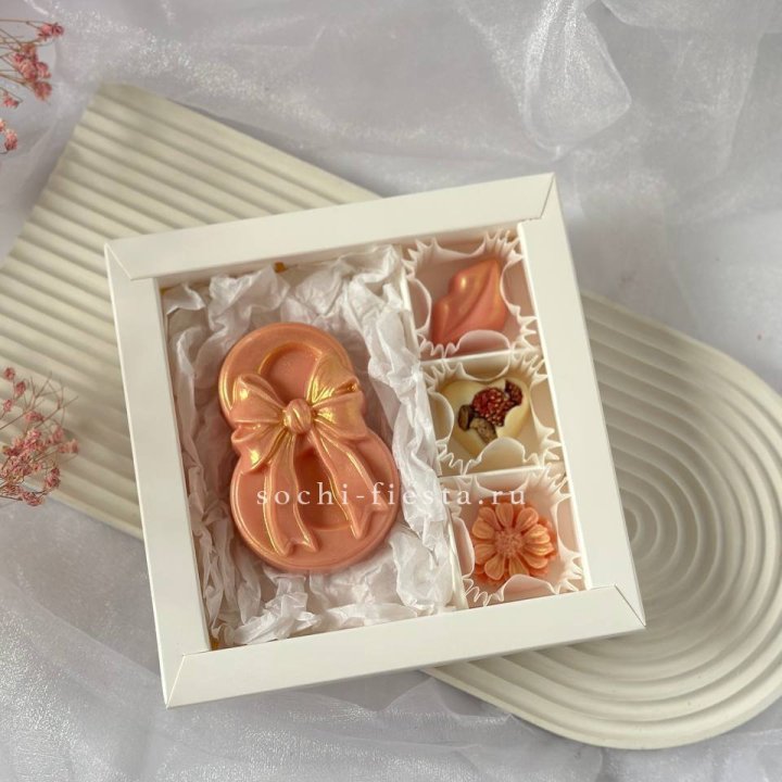 Конфеты из шоколада 8 Марта в Симферополи