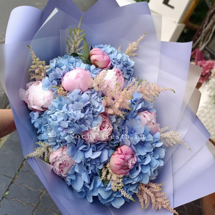 Дизайнерский букет с гортензией №3 в Симферополи