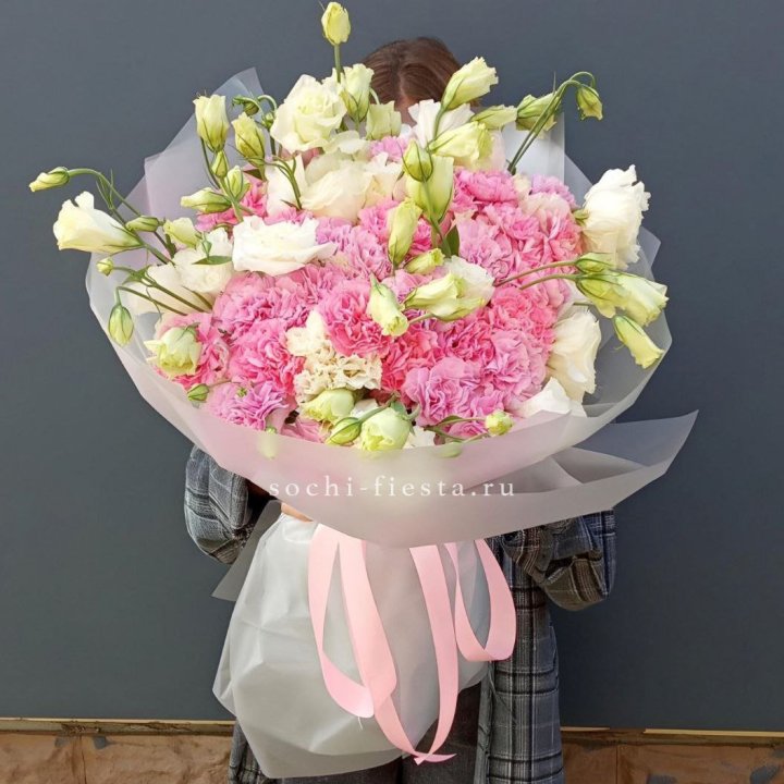 Букет из эустом и диантусов  в Симферополи