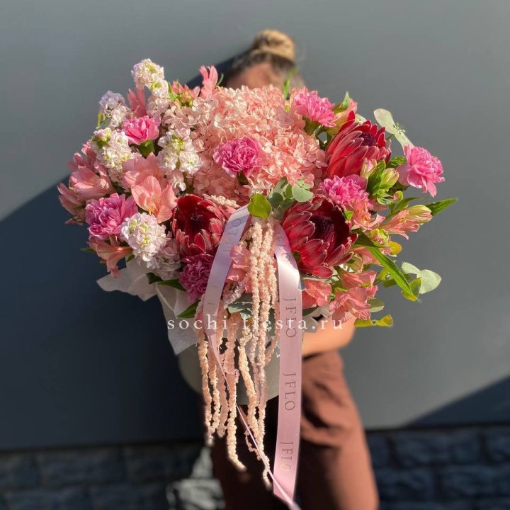 Коробка с цветами "Камикадзе" в Симферополи