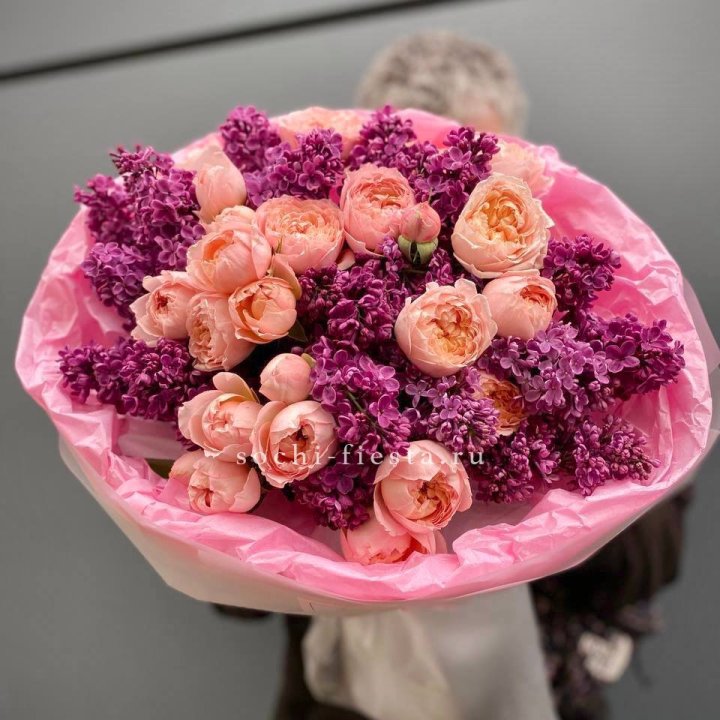  Дуо букет из кустовых роз и сирени в Симферополи