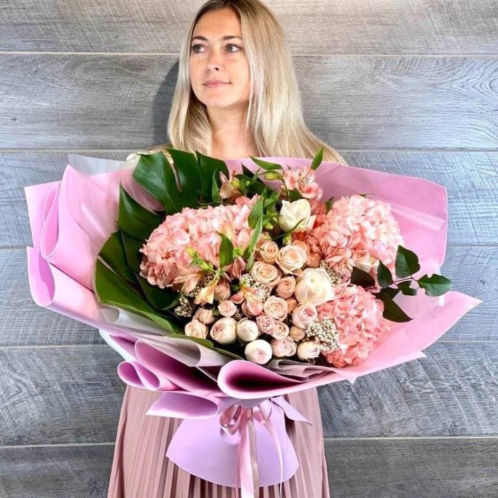 Дизайнерский букет "Валенсия-2" в Симферополи