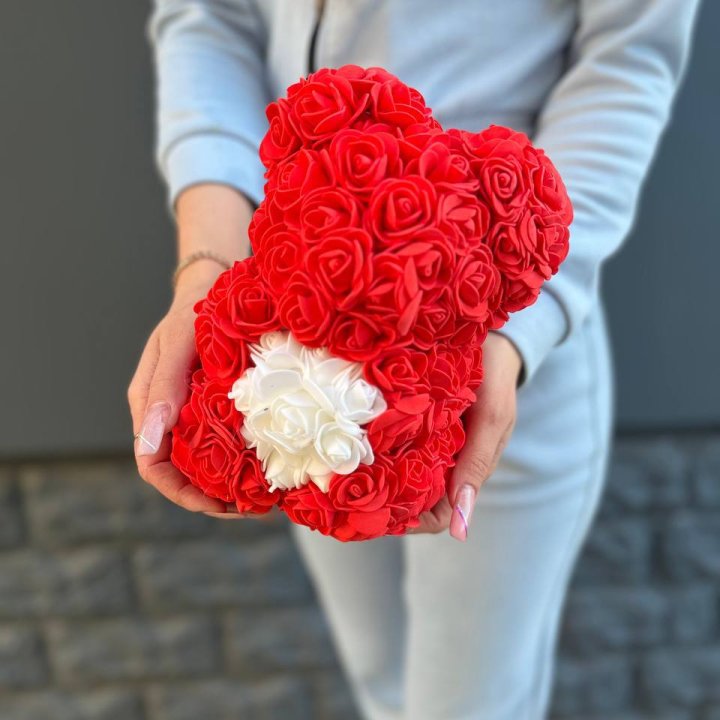 Медведь с белым сердцем в Симферополи