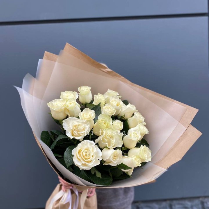  Букет  высоких белых роз   в Симферополи