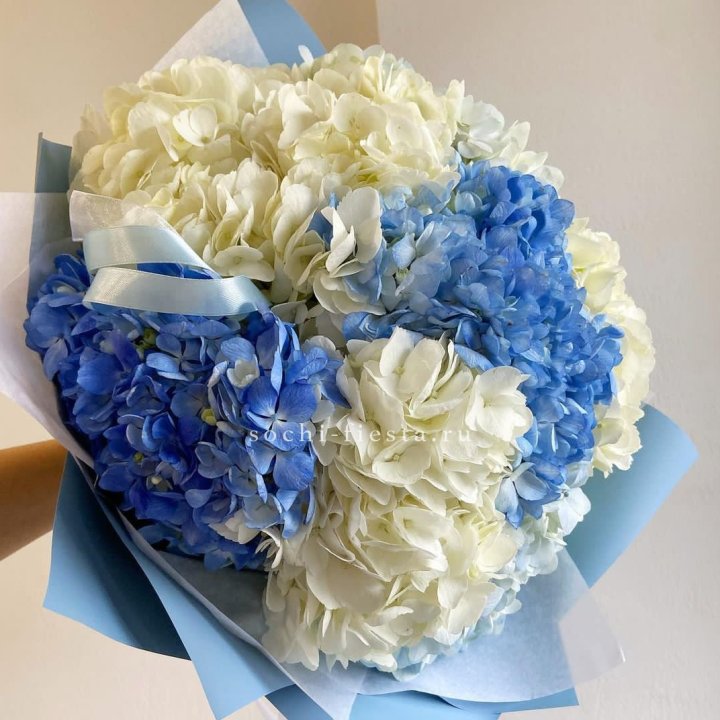 Букет гортензий "Голубая лаза" в Симферополи
