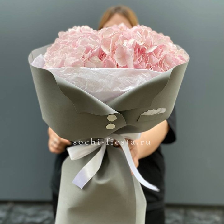  Букет  пиджачок из 5 гортензий в Симферополи