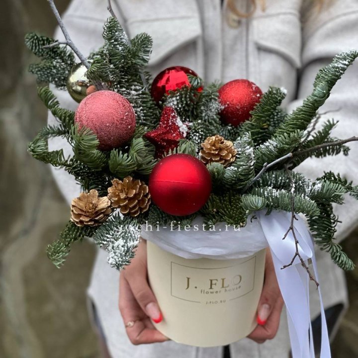 Новогодняя композиция в коробке ред в Симферополи