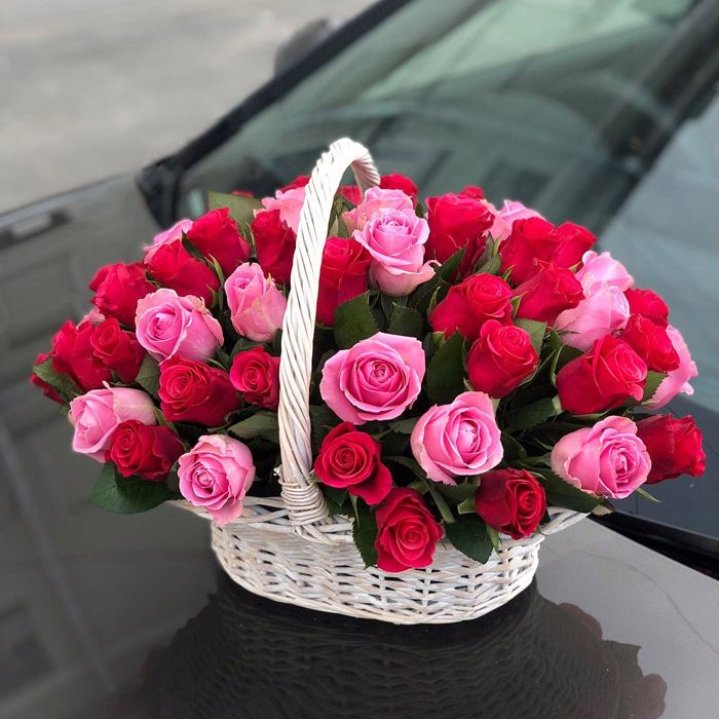 Корзина с розами  в Симферополи