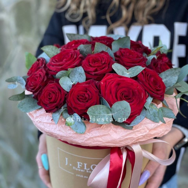 21 Красная роза в боксе №1 в Симферополи