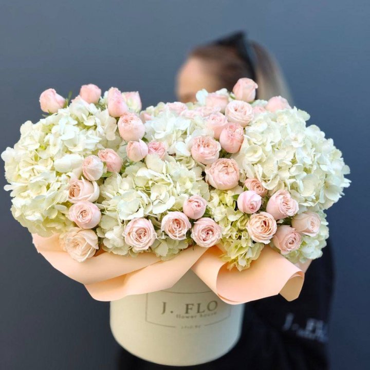 Дизайнерский бокс "Изабелла" в Симферополи