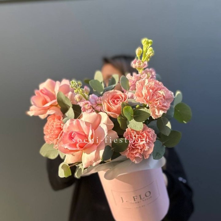 Цветы в боксе "Сизара" в Симферополи