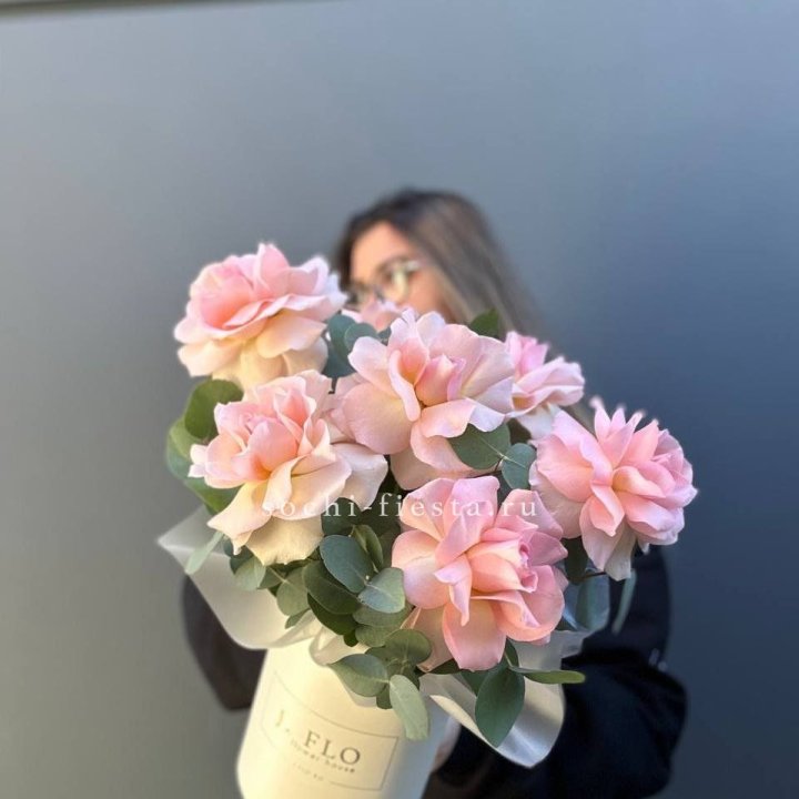 Французские роз в боксе в Симферополи