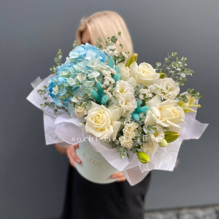 Цилиндр в голубых оттенках №1 в Симферополи