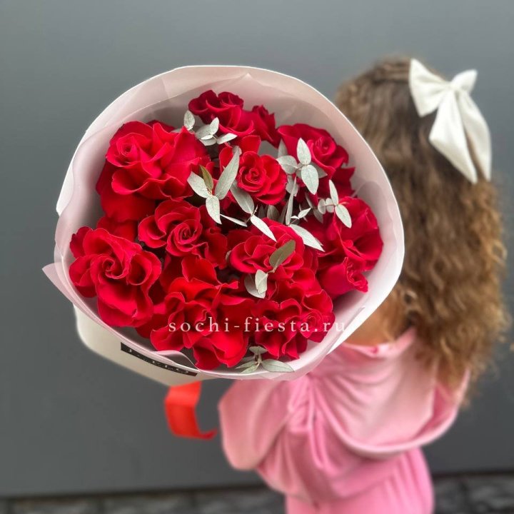 11 Красных французских роз в Симферополи