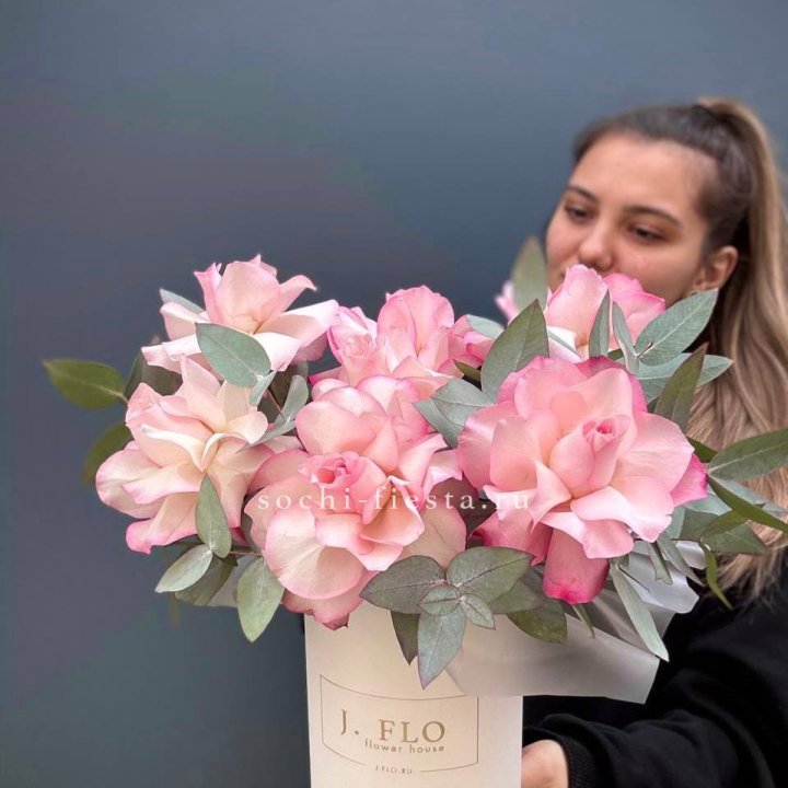 7 Французских роз в боксе в Симферополи
