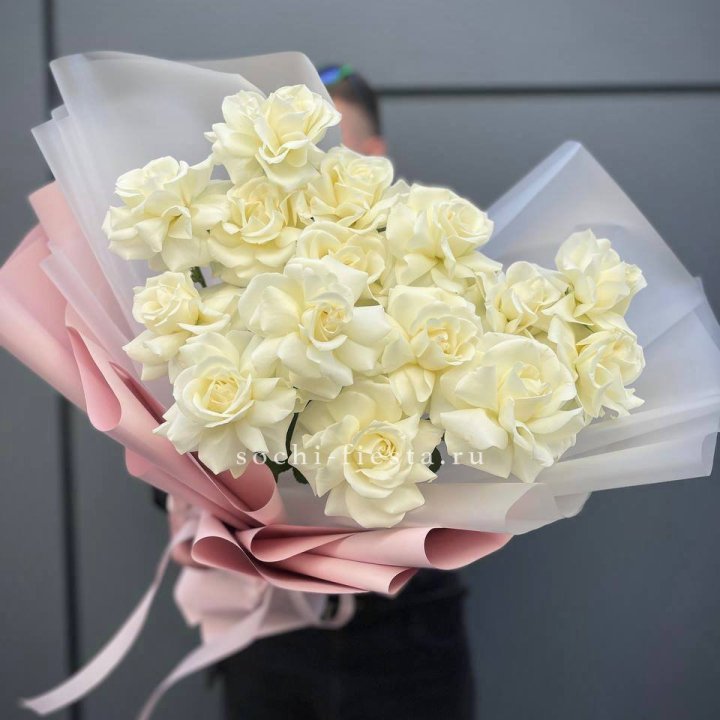 Букет из 15 французских роз Вайт дрим в Симферополи