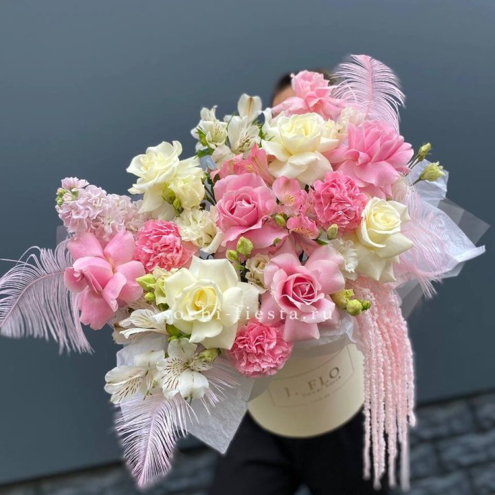 Дизайнерский бокс "Ловели" в Симферополи