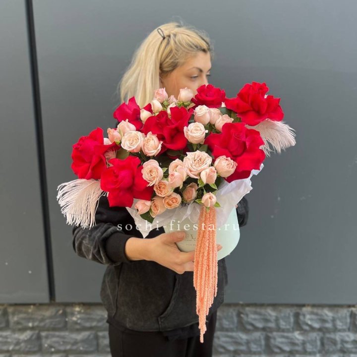 Бокс с нежными розами  в Симферополи