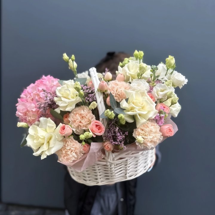 Цветочная корзина "Софтнес" в Симферополи