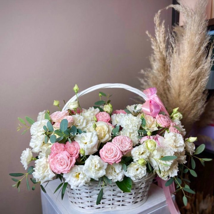 Цветочная корзина "Пинки вайт" в Симферополи