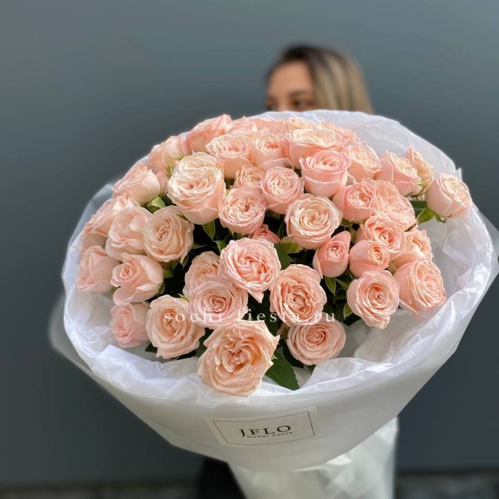 Букет кустовых роз Бомбастик в Симферополи