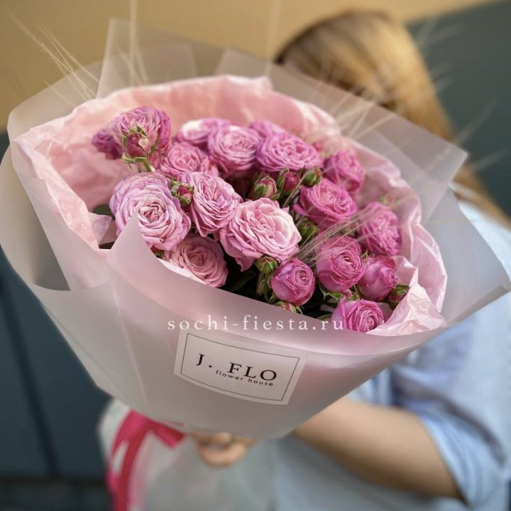 Пионовидные розы Мадам Бомбастик Pink в Симферополи